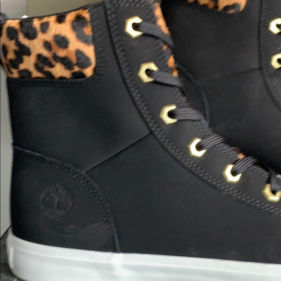 Timberland Skyla Bay in Black Leather & Leopard - 5x #hostpick - Picture 2 of 10